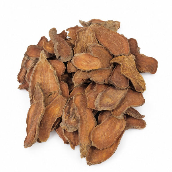 Made from 100% real sweet potatoes, these naturally sweet, dehydrated dog treats are rich in fiber, grain-free, plant-based, and free from additives and preservatives.